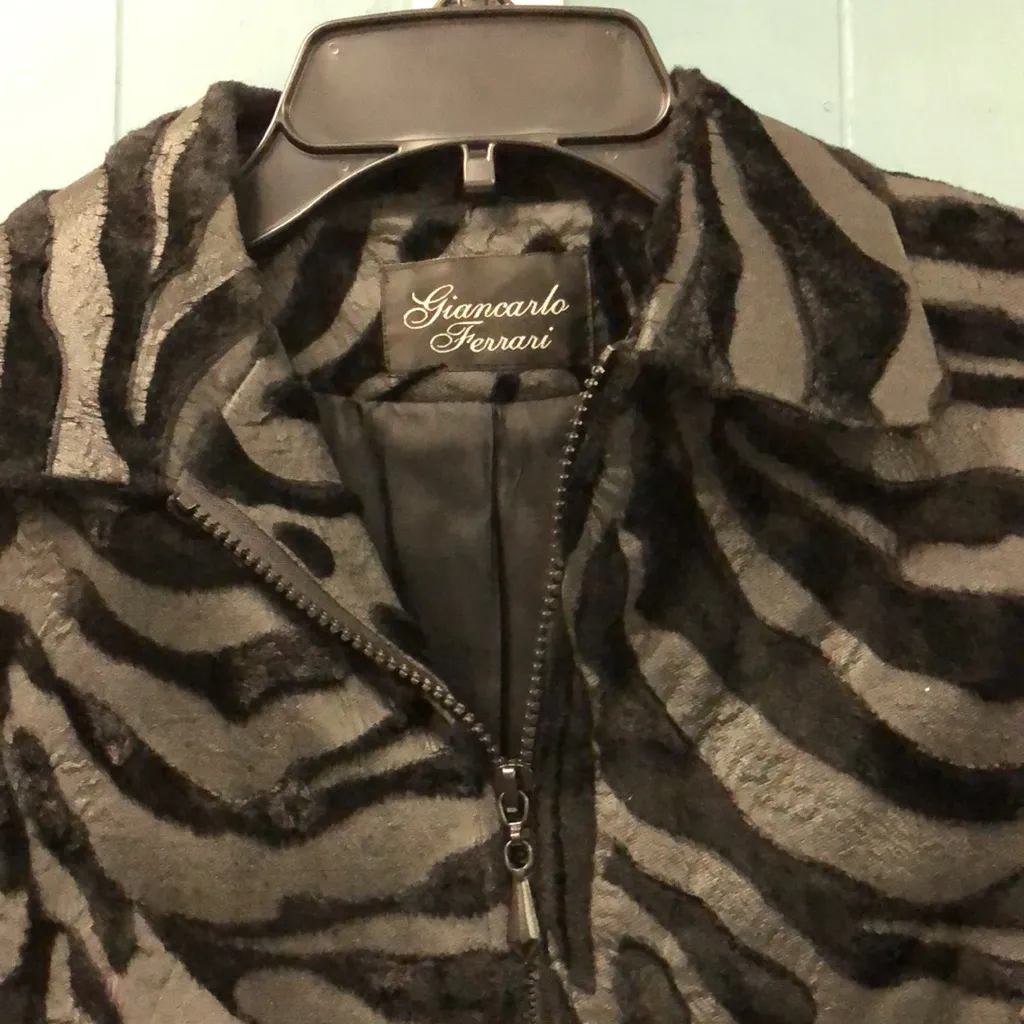 Vtg GIANCARLO FERRARI‎ Black Faux Fur Animal Print Crop Full Zip Jacket Size 4 - Image 3
