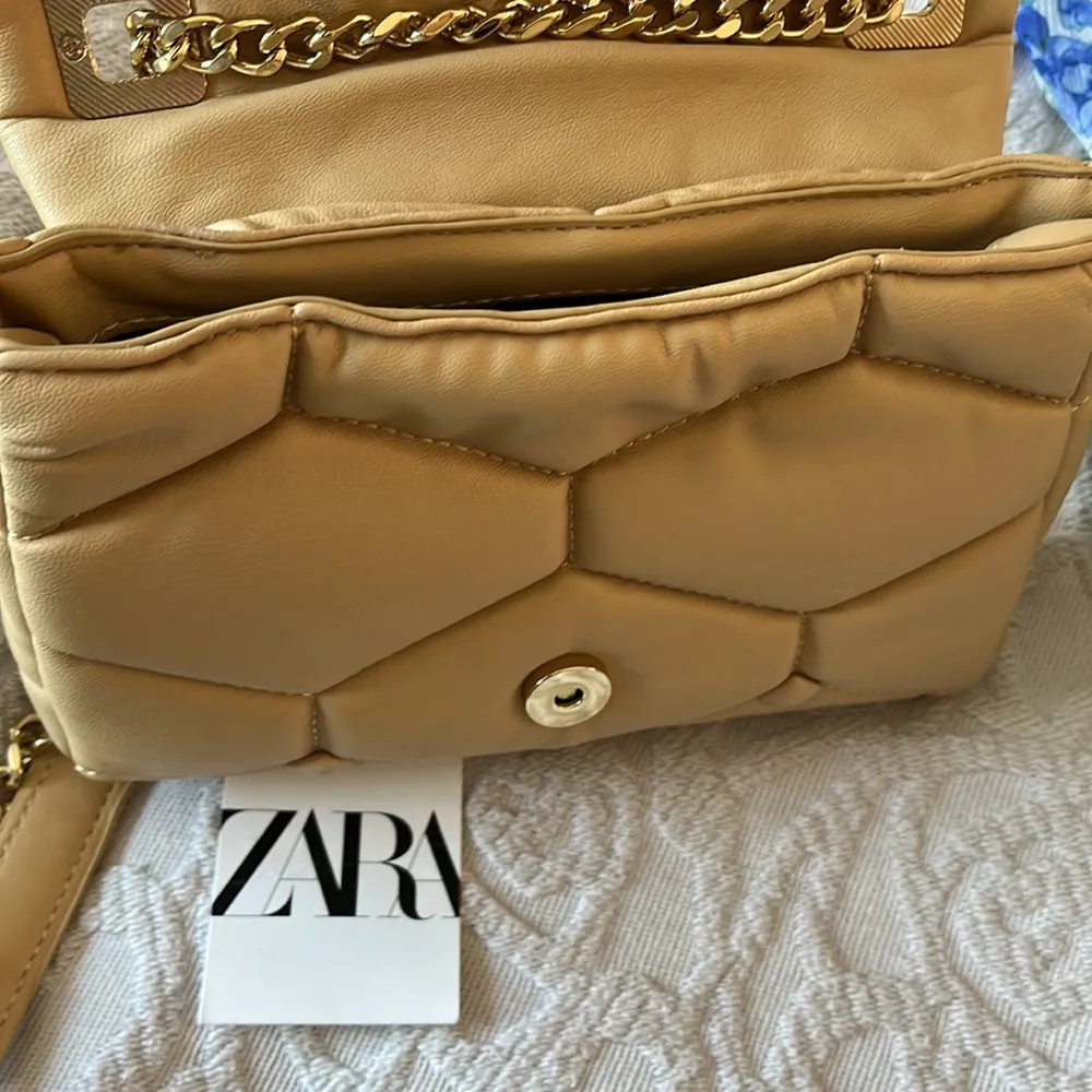 Quilted studded chain crossbody bag new - Image 10