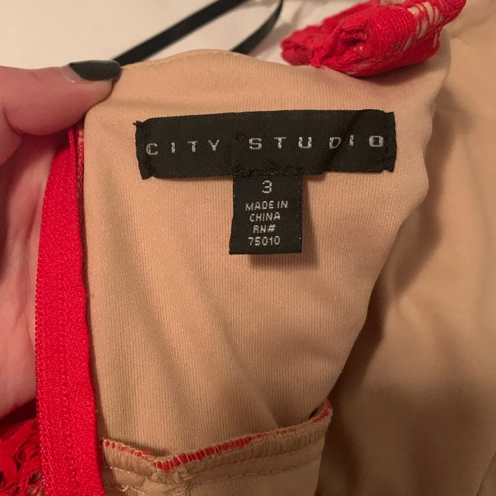 Bright red lace dress Size undefined - Image 10