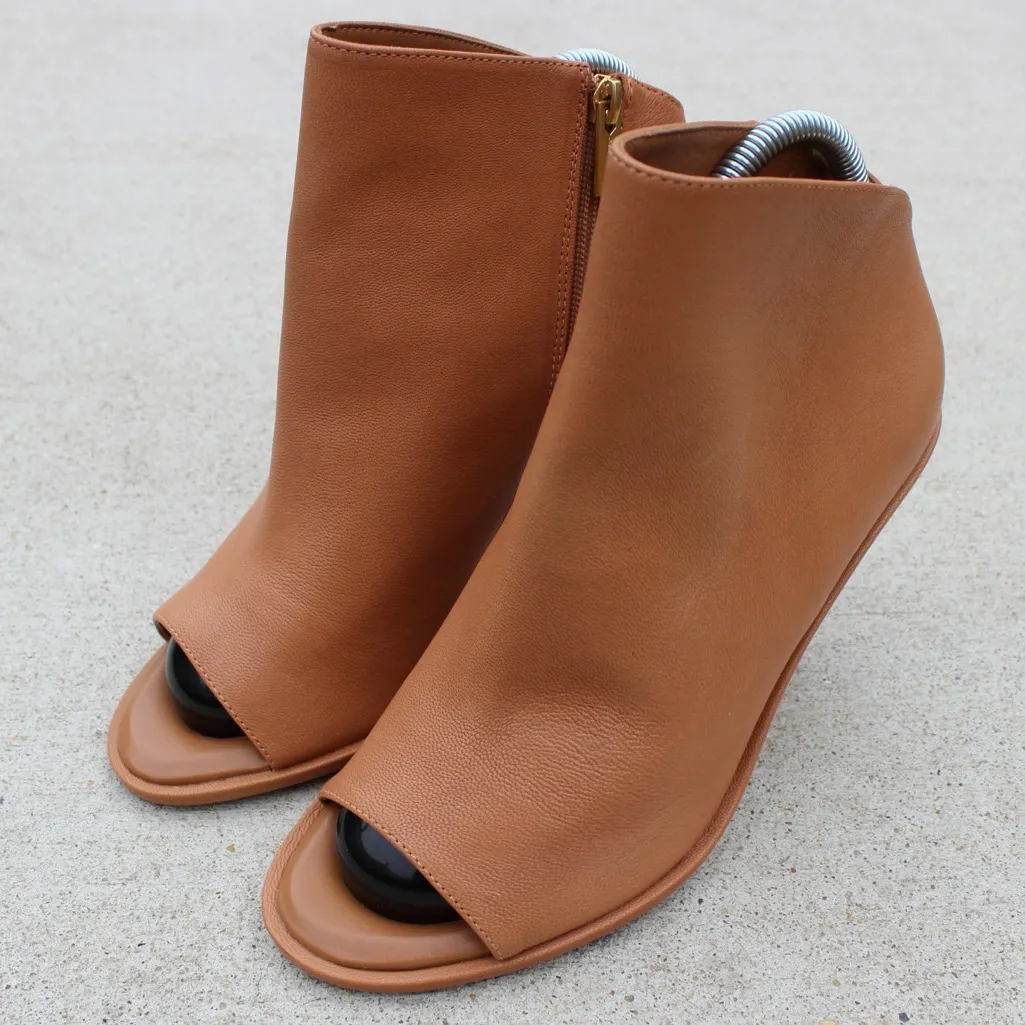 Vince Camuto Women's Finndaya High Heel Light Cognac Ankle Boot Sz 9 - Image 4