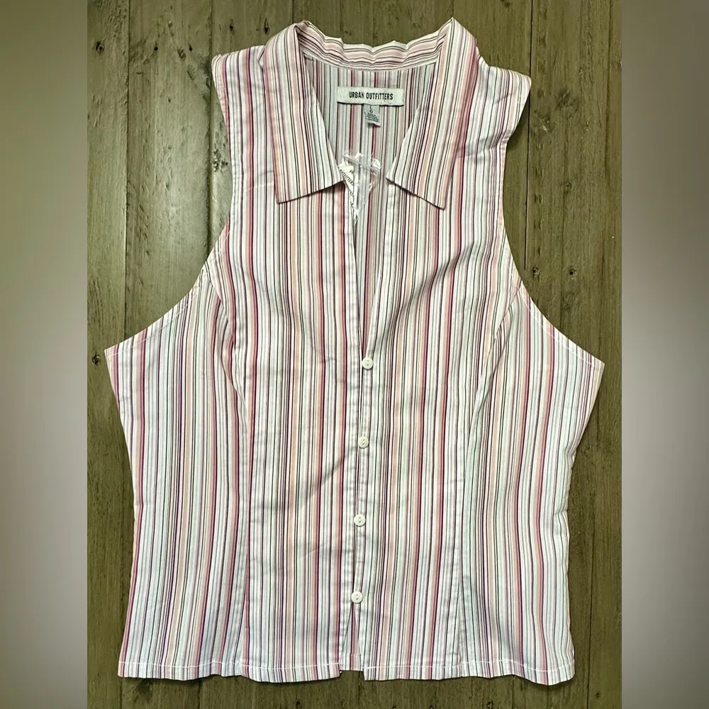 NWT Urban Outfitters Party Girl Cotton-Blend Button
Down Sleeveless Shirt Large - Image 5