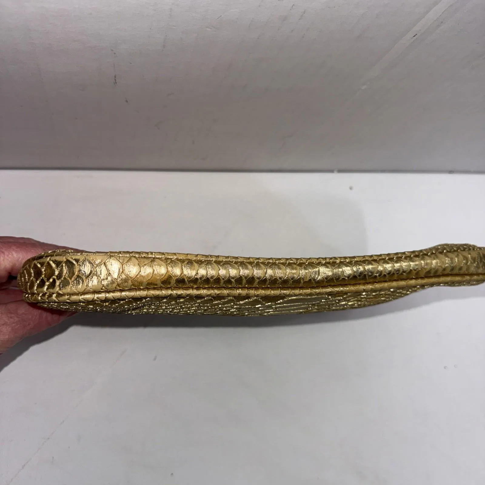 Vintage GUESS Gold Metallic Old Money Designer Y2K Snakeskin Clutch Evening Bag - Image 11