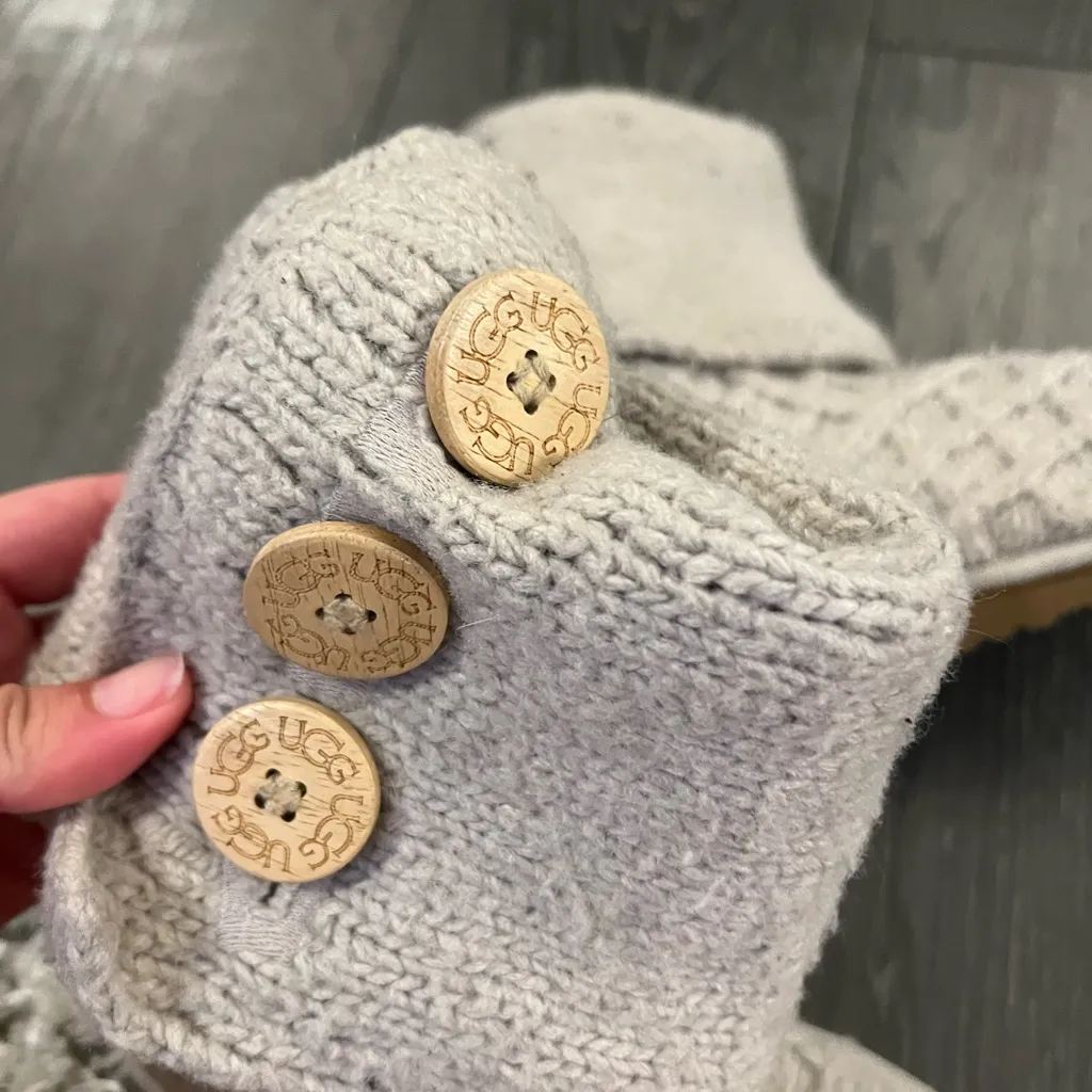 UGG cream Knit Boots - Image 4