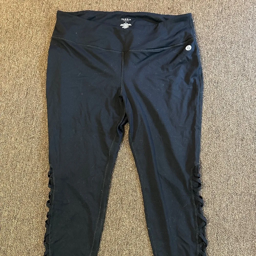 Torrid  Active Pants | 3/4 Length - Image 2