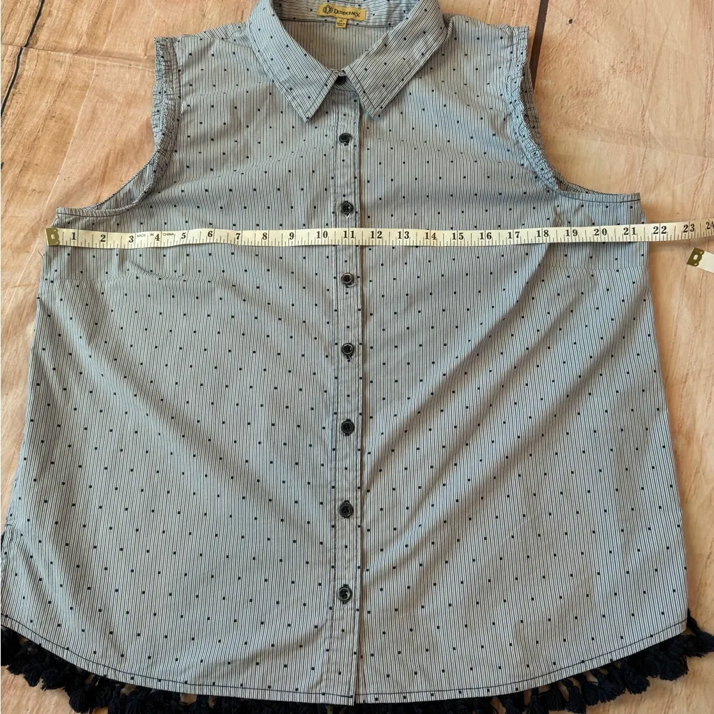 Woman’s Size Large Democracy Sleeveless Button Down Shirt Tassels - Image 3