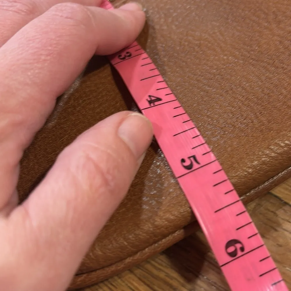 Steve Madden leather look wristlet 8x5.5 - Image 8