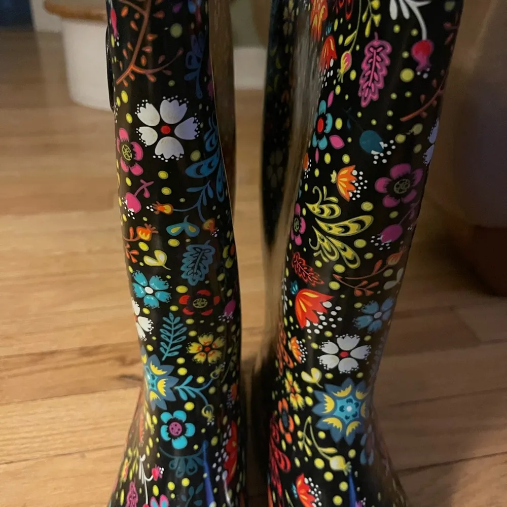 Western Chief Floral Rain Boots - Image 6