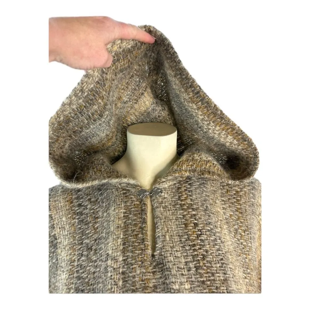 American Vintage Handwoven Poncho Ruana hooded with silver clasp at neck size M - Image 3