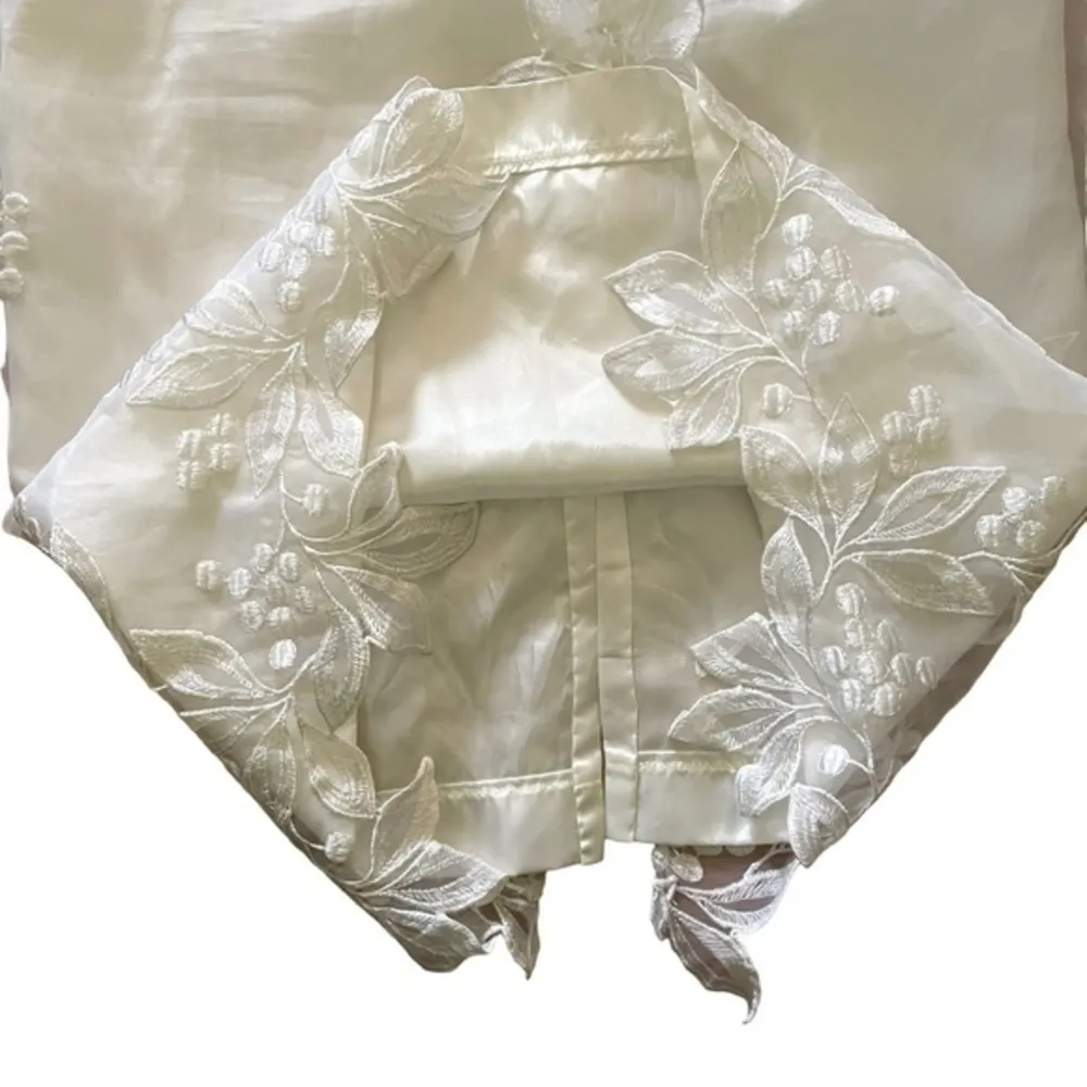 Vintage Floral Sheer Off - Image 8