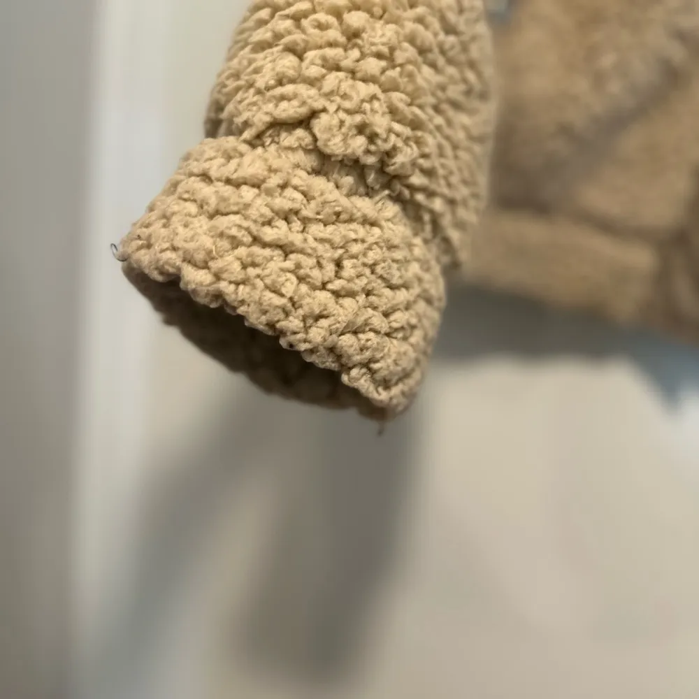 Kut From the Cloth Womens Lg Fuzzy Sherpa Full Zip/ Button Beige Bomber Jacket. - Image 11