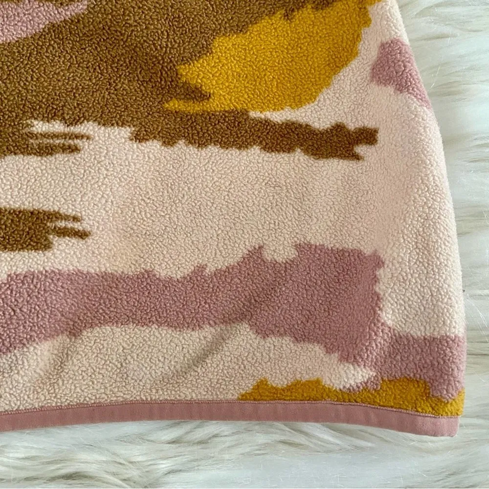 Pink Tan Camo Micro D Snap-T Fleece Pullover in Kansas Sky Buckwheat - Image 11