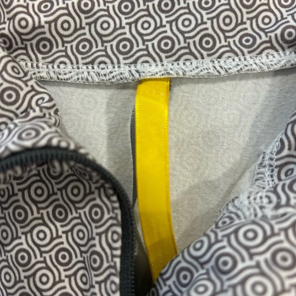 Lole Women’s  Quarter Zip Sweatshirt size Large - Image 2