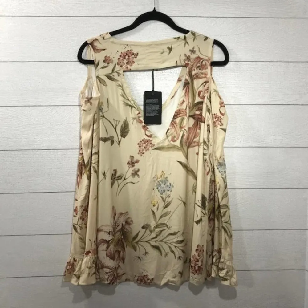 CHASER Tan Floral Cold Shoulder Cut Out Top Size Medium - Image 32