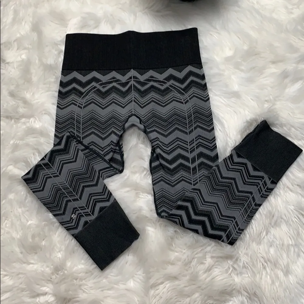 Lululemon Ebb to Street Pant Black/Gray Chevron 8 - Image 5