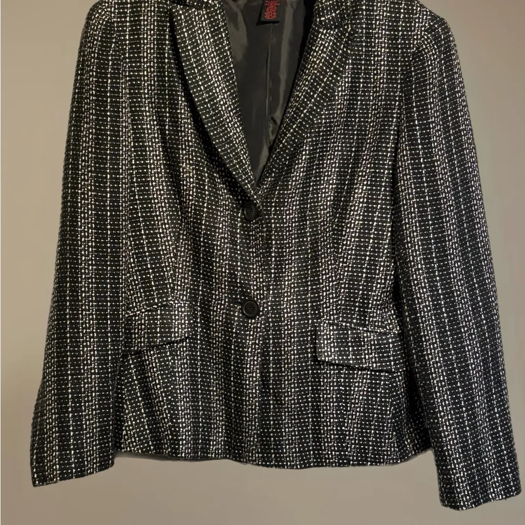 Gloria Vanderbilt Black and White Textured Blazer - Image 3