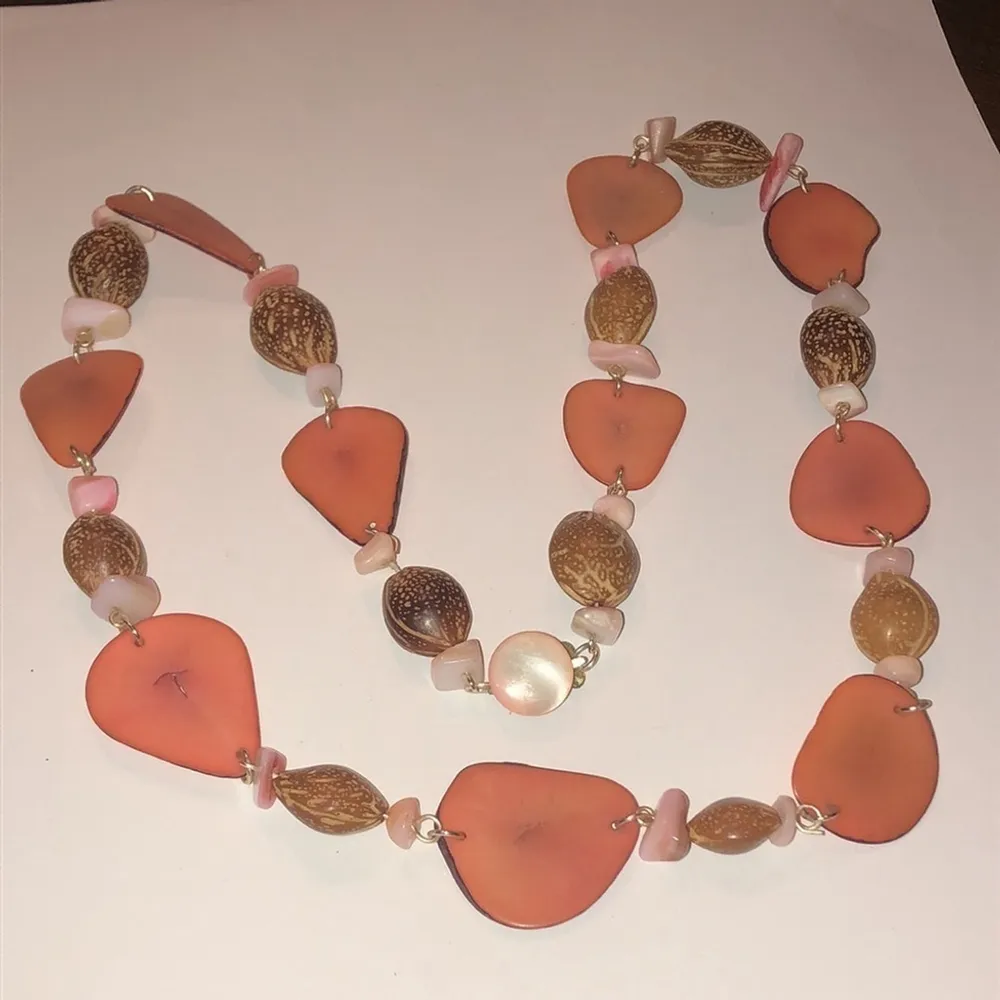 Vintage Flat Shell & Nut Beaded Boho Retro Necklace - Image 2