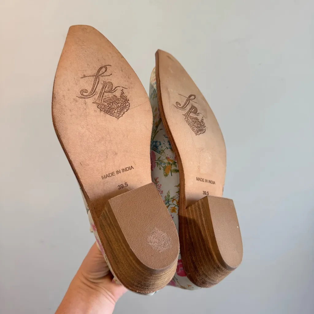 Free People Beau Western Chelsea Boot in Ivory Floral Leather Size 39.5 NWOT - Image 6
