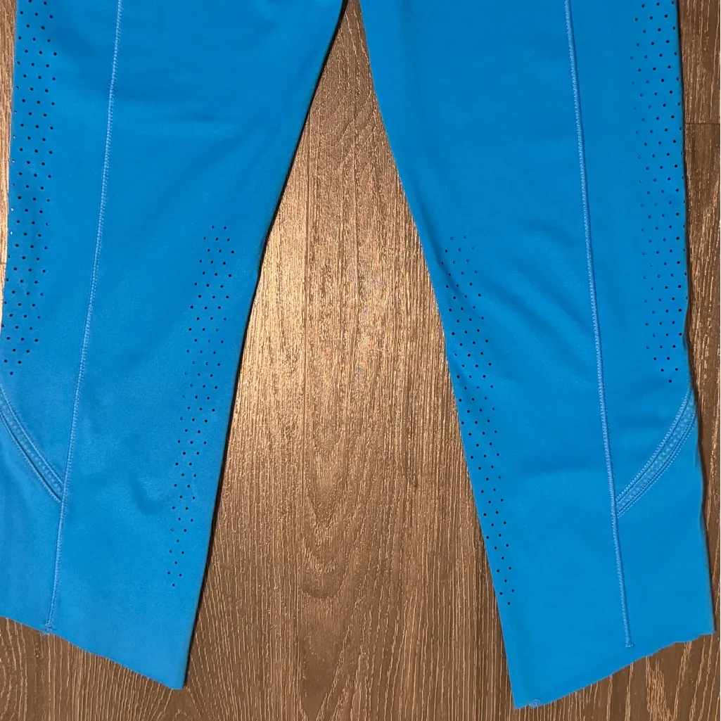 Under Armour Women Compression 
Tights Pants Sky Blue Size Medium - Image 5