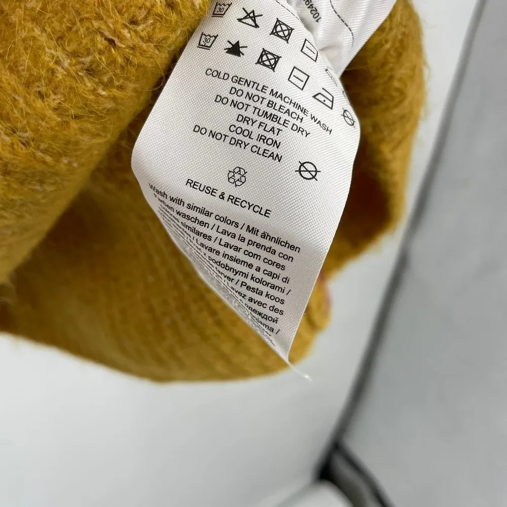 VERO MODA Julie Bar Stripe V-neck Sweater In Chai Tea Stripe Size Small NWT - Image 4