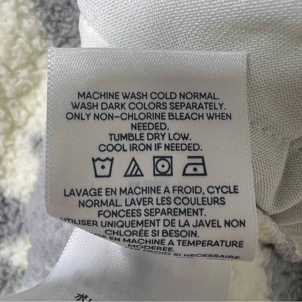 Land’s End Gray and White Sherpa Fleece Fair Isle Sweater - Image 12