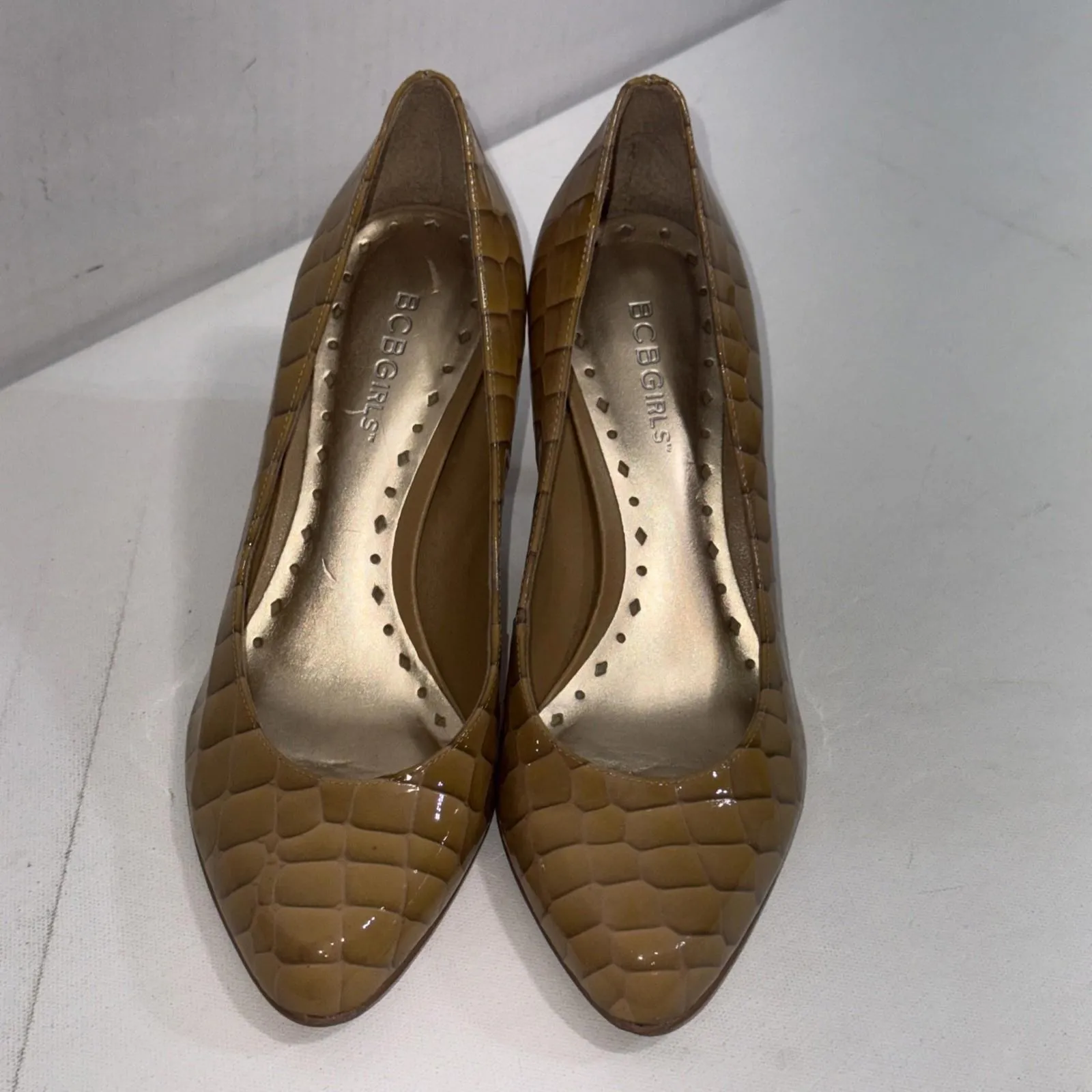 BCBG Girls Tan Old Money Timeless Classic Leather Snake Skin Pumps Heels Size 7 - Image 14