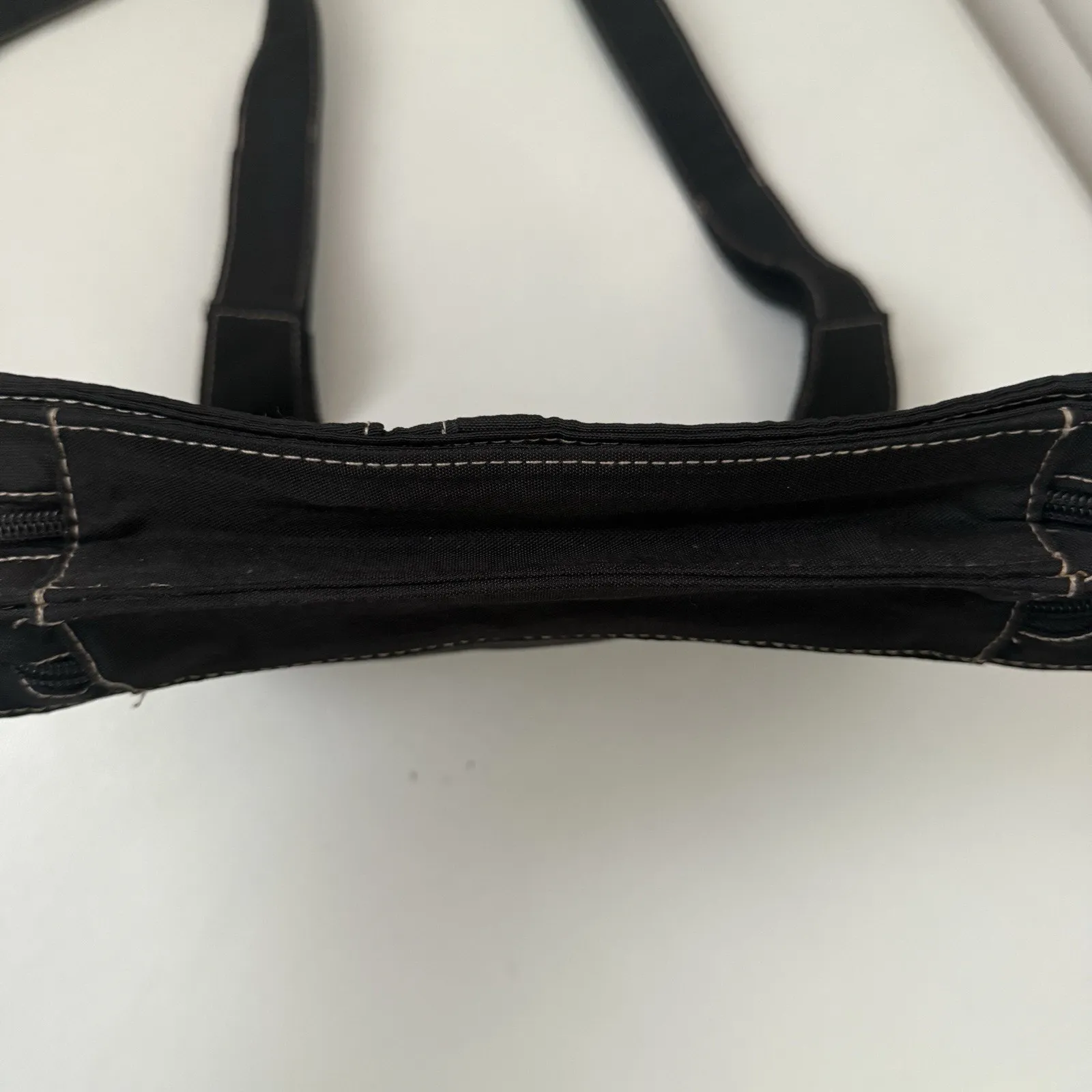 Baggallini Cross Over Buckle Crossbody Expandable Black Nylon Travel Bag - Image 4