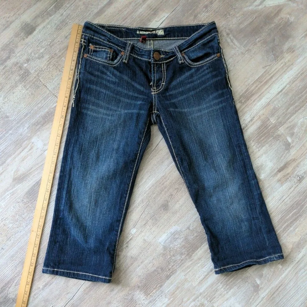 BKE Stella Low Rise Stretch Cuffed Crop Jeans Embroidered Flap Pockets Size 28 - Image 10