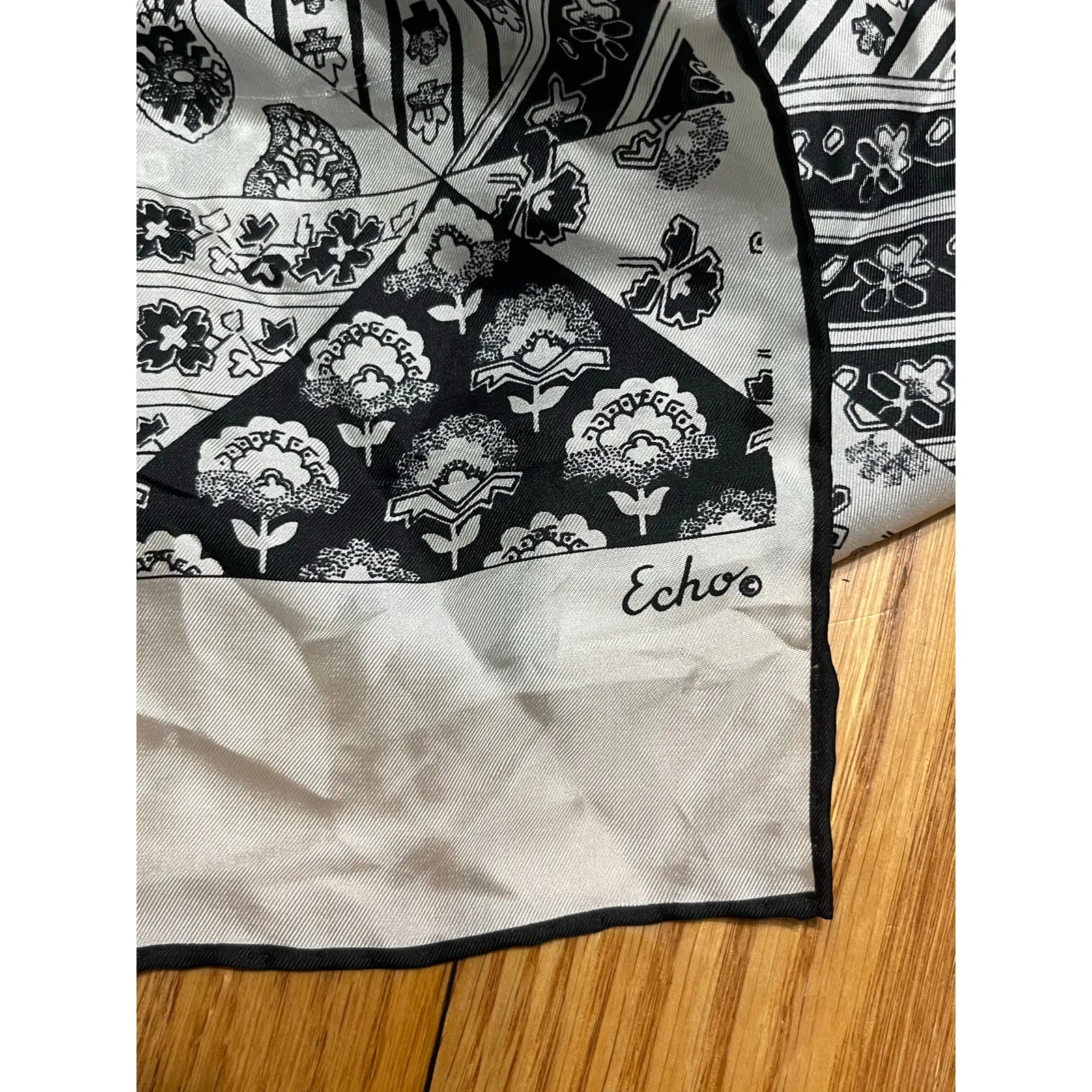 VTG Echo Scarf Azlon Silk Blend Black & White Paisley Geometric Made in Japan - Image 4