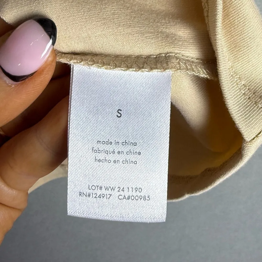 Brand New WeWoreWhat Cropped Baby V-Neck Short Sleeve T-Shirt in Beige NWT - Image 5