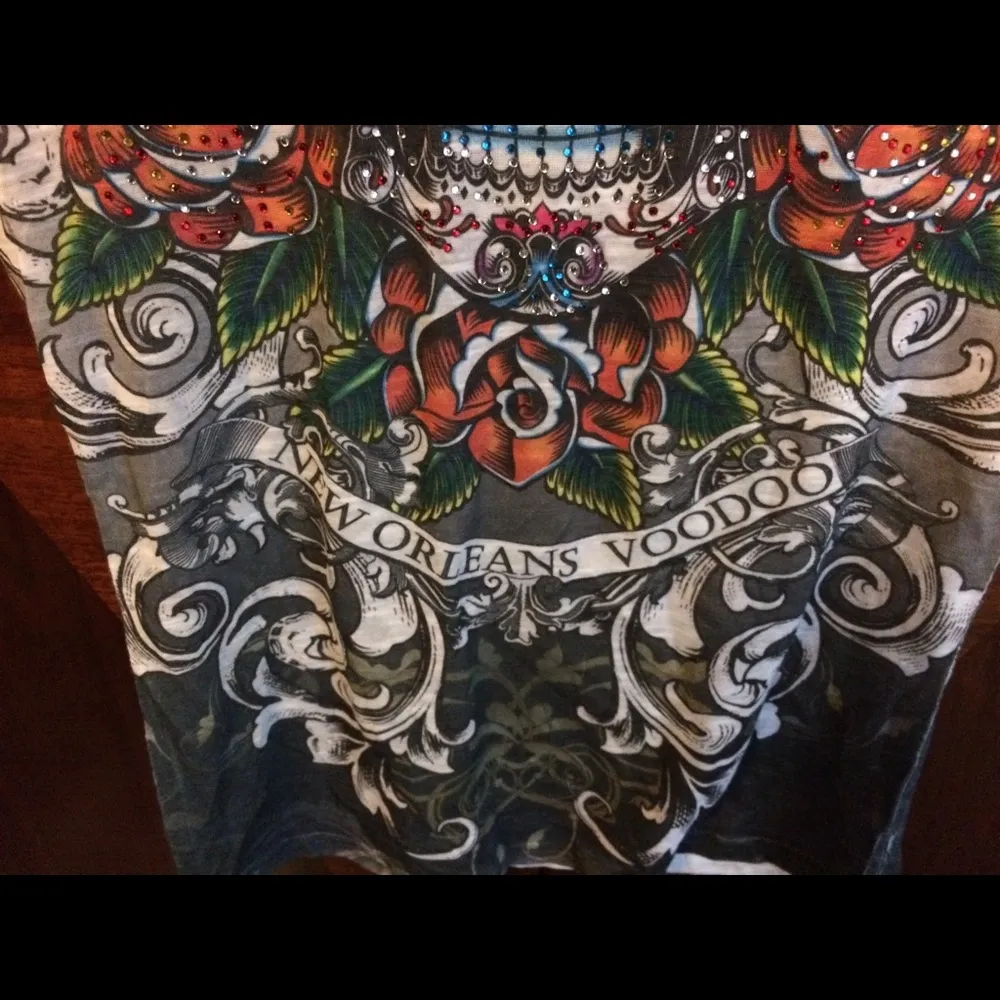 3/24 New Orleans Voodoo Sugar Skull T - Image 3