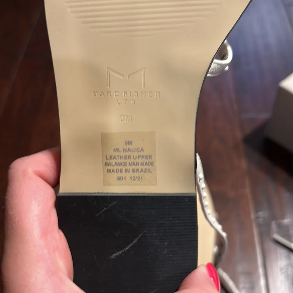 NWT Marc Fisher Nalica Flat Sandal White 9 - Image 4