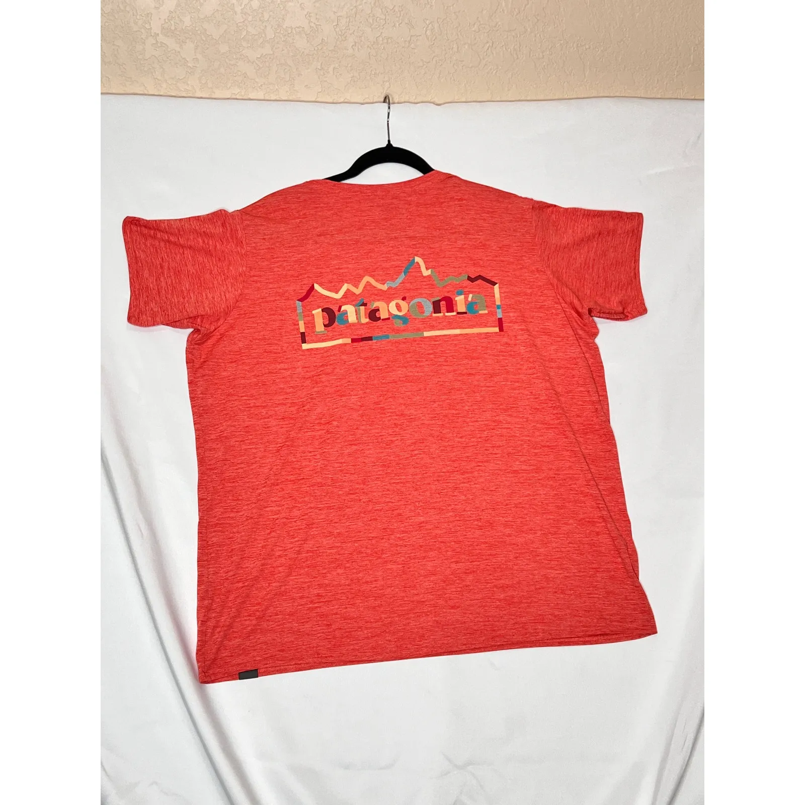 Patagonia size XXL CAPilene Cool T-shirt orange camping outdoors walking - Image 6