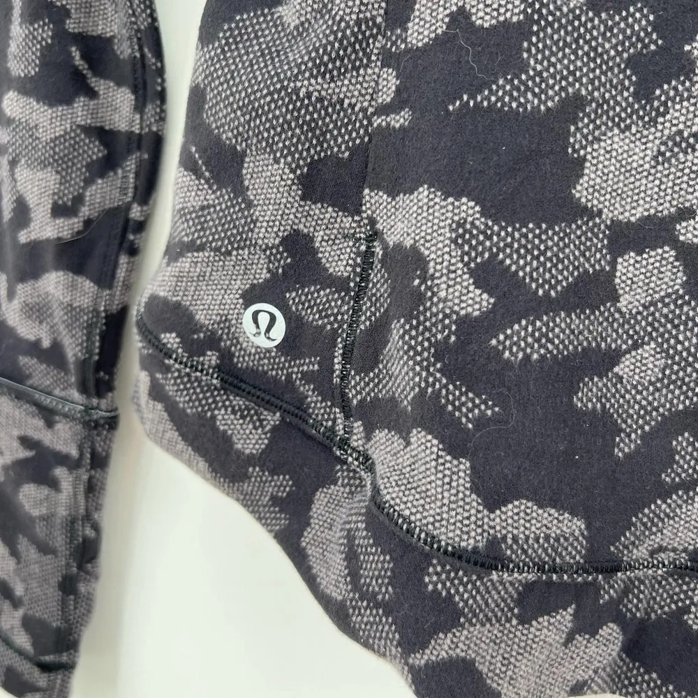 Lululemon Athletica Close To Crossing Rulu Heritage Camo Long Sleeve Top size 4 - Image 5