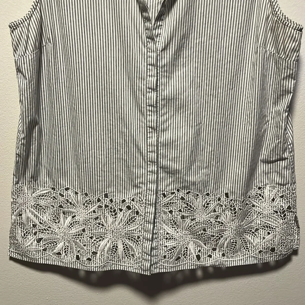 LAFAYETTE 148 Blue and White Stripe Sleeveless Blouse, Embroidered Hem, Size L Size L - Image 4