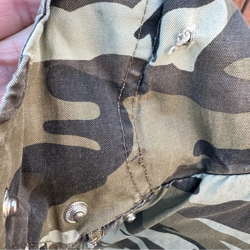 Love Tree women's medium cropped camouflage jacket lined with fleece - Image 4