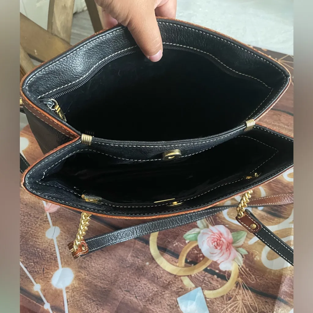 Bally Black and Brown Leather Shoulder Bag with Gold Hardware - Image 9