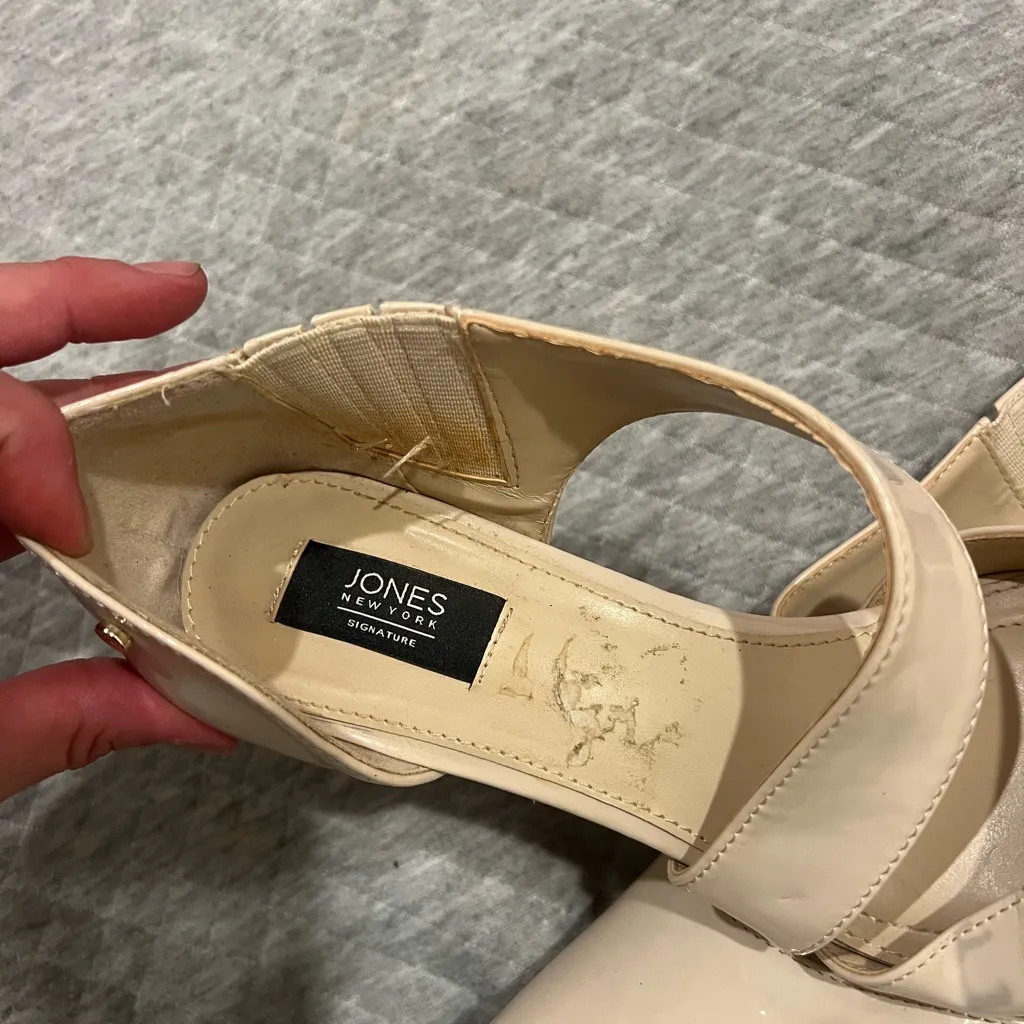 Jones New York Cream Pointed Heels - Image 3