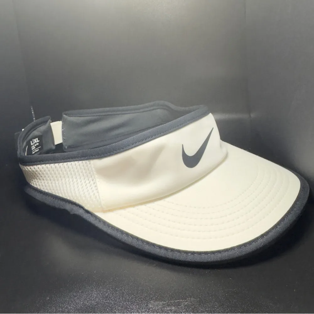 Nike Black and White Sports Visor - Image 4