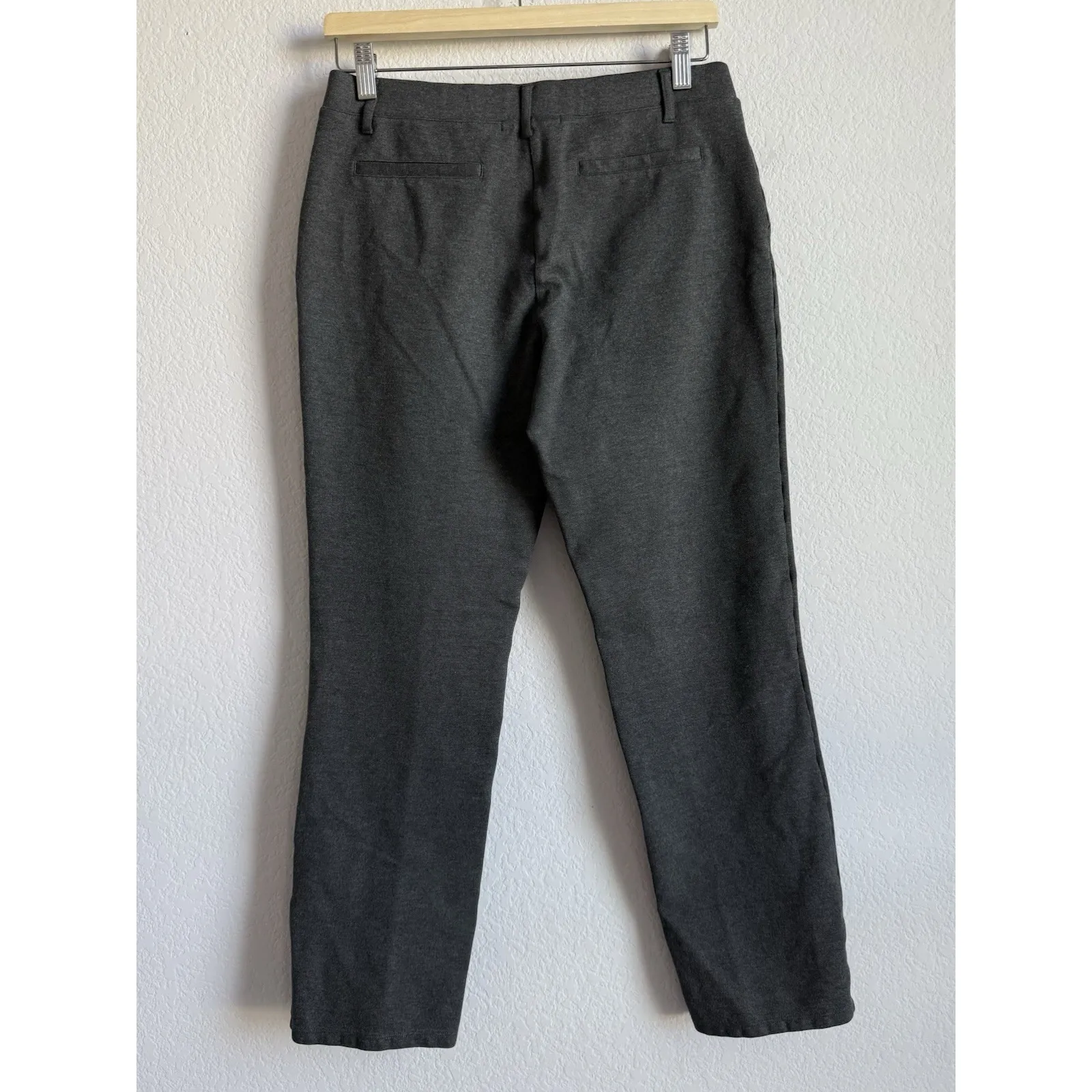 Quince  Women's Ultra-Stretch Ponte Pintuck Ankle Straight Pants Size‎ M Pull On - Image 6