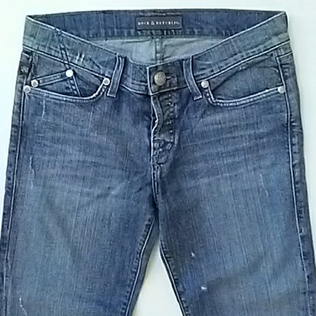FINAL MARKDOWN Ladies' Rock & Republic Distressed Jeans 30 - Image 2