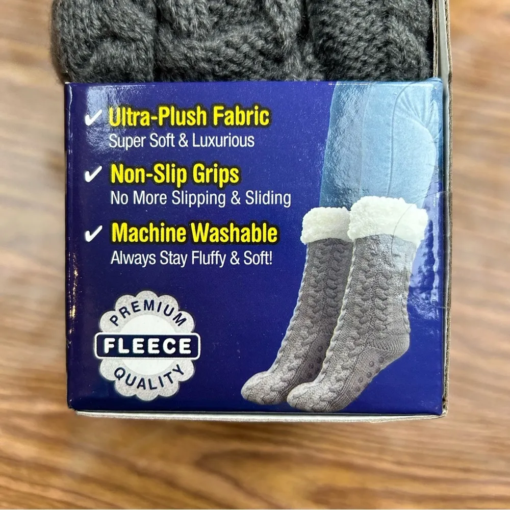 Huggle Slipper Socks Gray Cable Knit NEW - Image 4