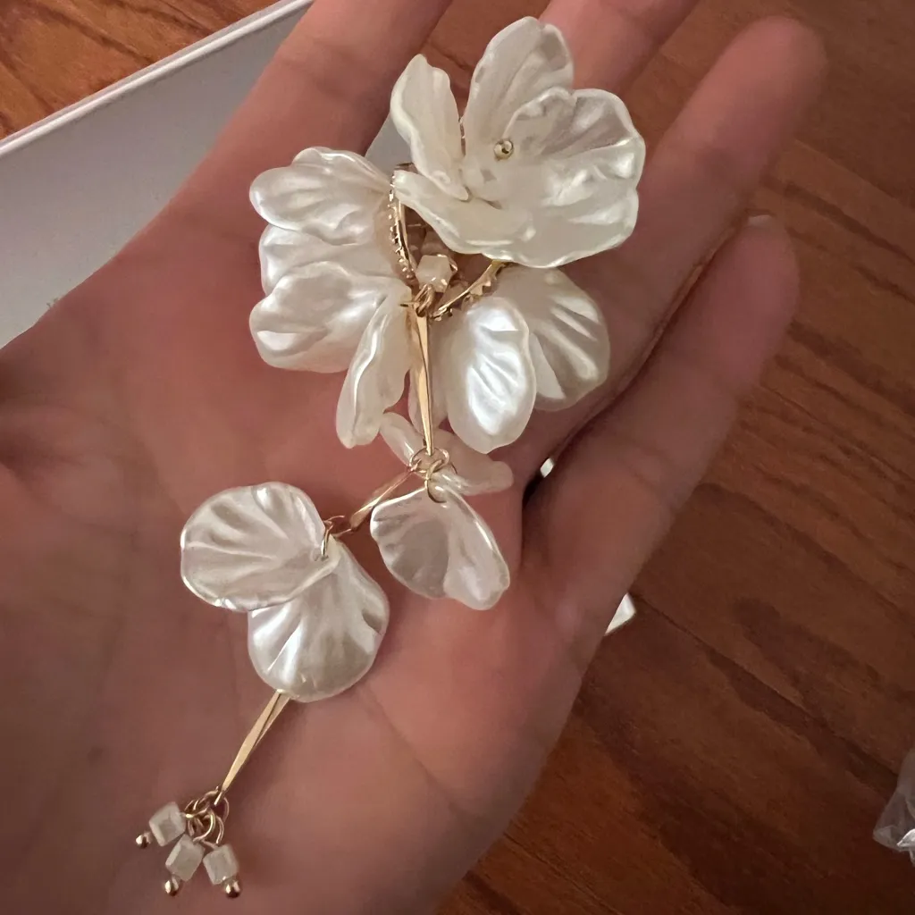 Anthropologie Blossom Drop Earrings Ivory - Image 10