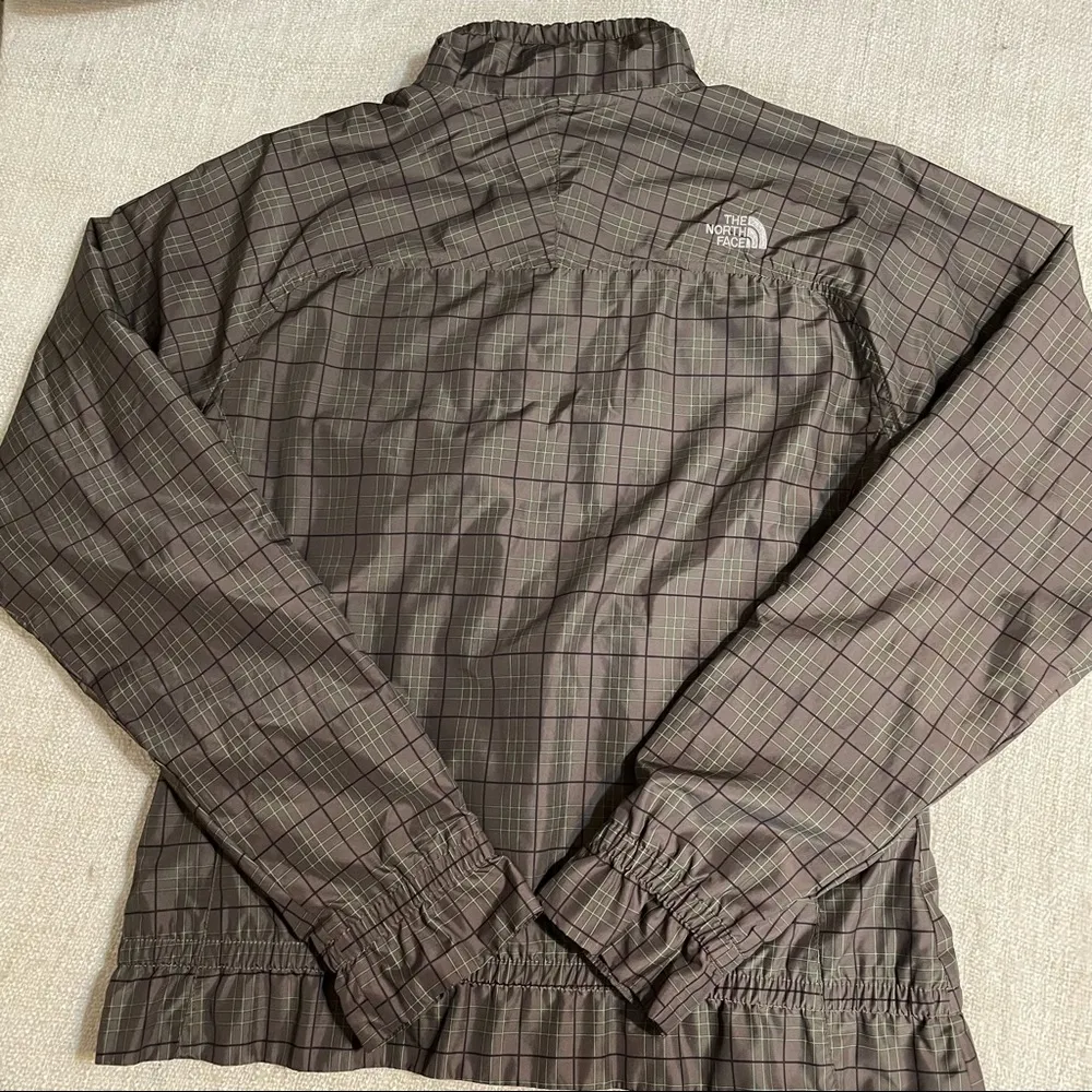 The North Face  Women’s Windbreaker - Image 6