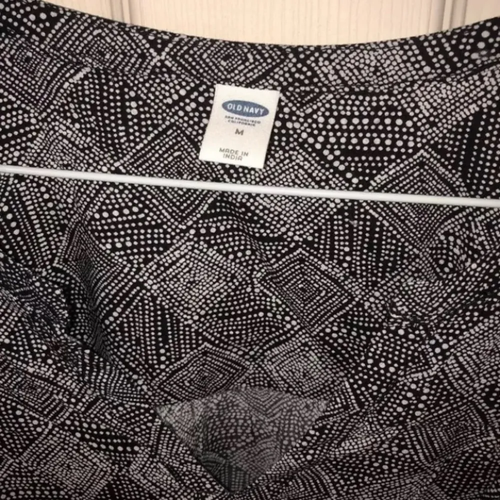 Old Navy long sleeve blouse Top shirt abstract Medium flowy dressy casual black - Image 5