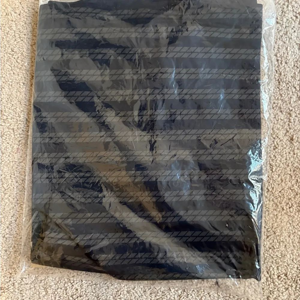 NWT Women’s UNC Jordan Navy Polo Size: XL - Image 4