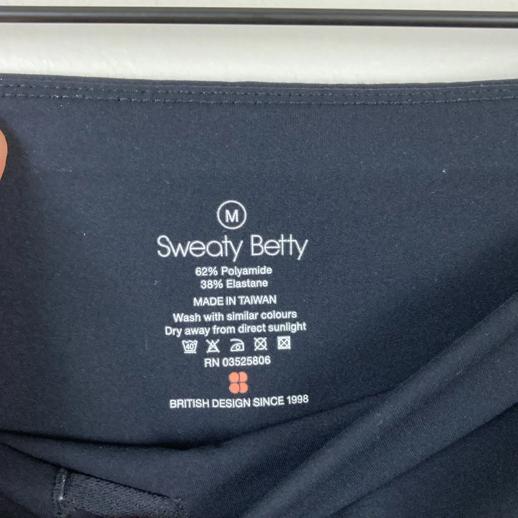 Sweaty Betty Power Shorts Biker Women’s Size Medium Black White 4” - Image 4