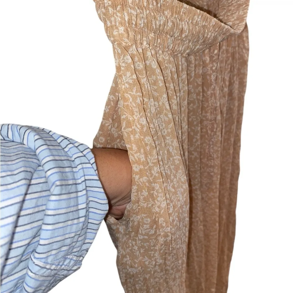 Soji tan and cream ditsy floral crinkle sheer pants Size M - Image 3