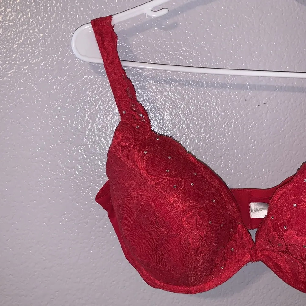 Delicates  Sexy Sequined Red Lace Padded Bra 38D - Image 2