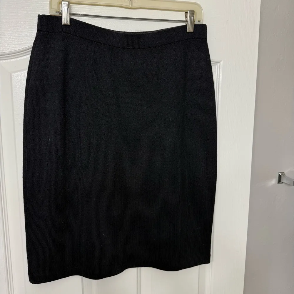 Vintage St John Knit Pencil Skirt 12 Black Elastic Waist Knee Length Stretch - Image 2