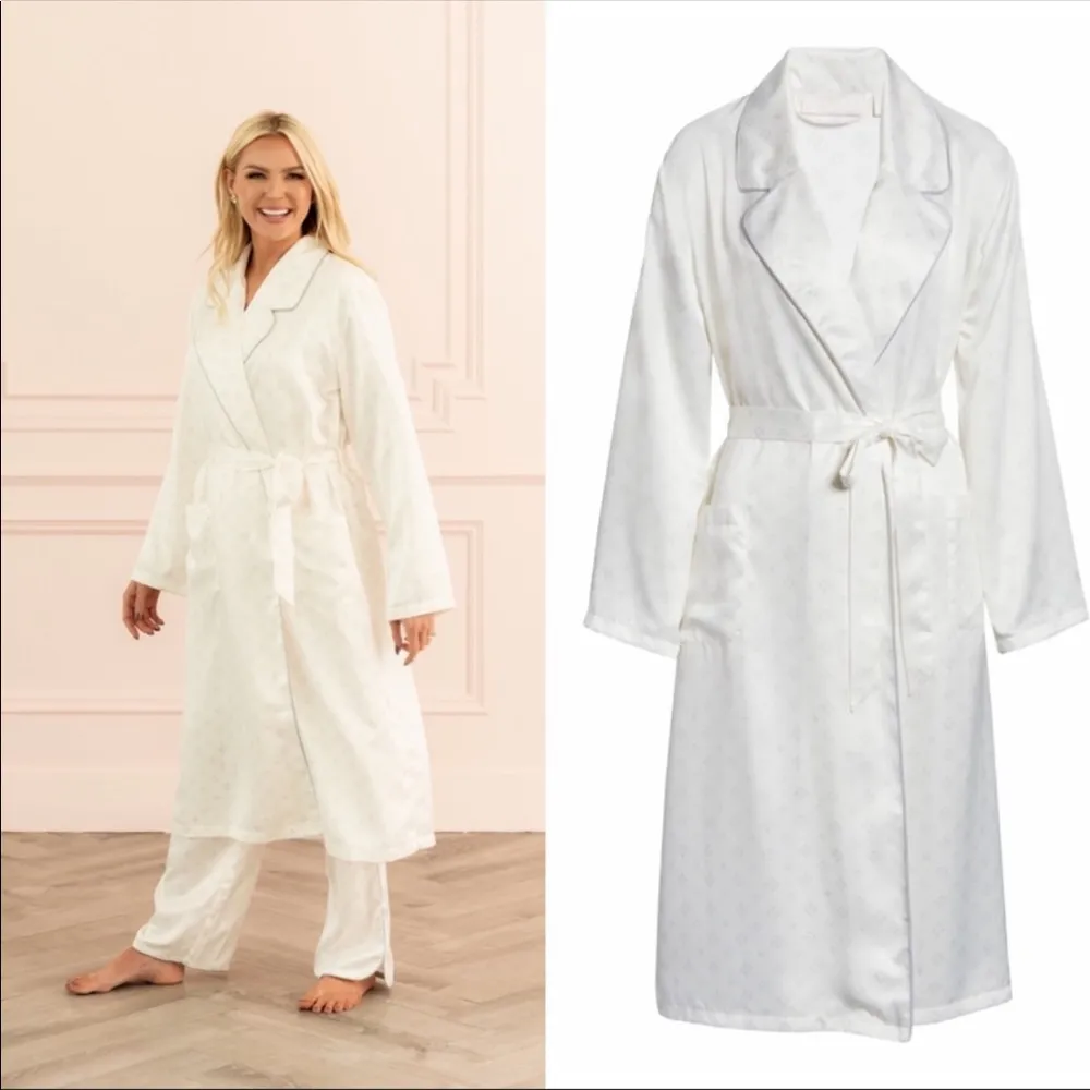 Rachel Parcell Satin Robe Ivory Cloud Small NWT - Image 3